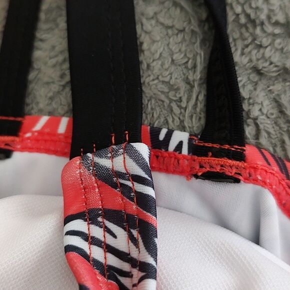 Yonique 2 pc tank and bikini top Sz L NWT - Picture 10 of 10